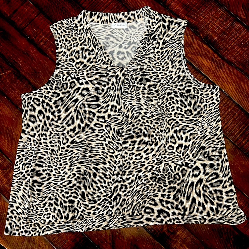 0017 - Calvin Klein Sleeveless Blouse